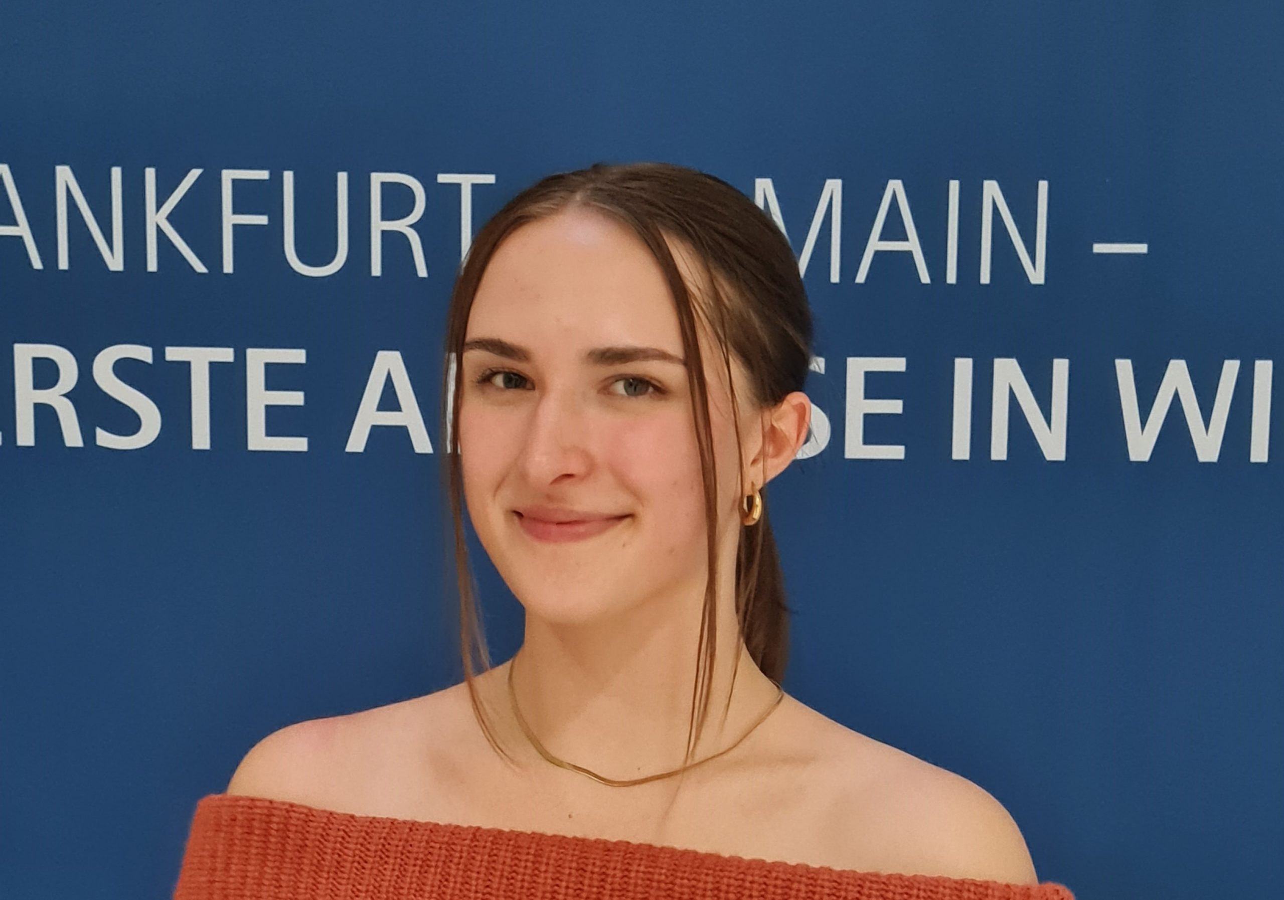 Erfolgreiche Absolventen der Bethmannschule glänzen bei der Bestenehrung der IHK Frankfurt
